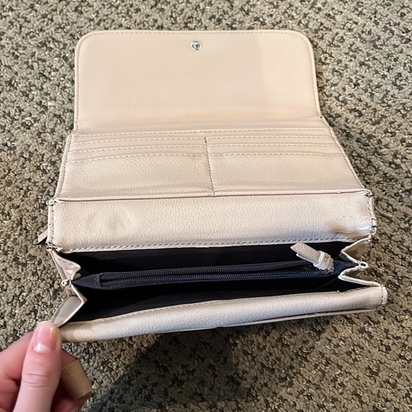 Light pink CK wallet - Picture 4 of 8